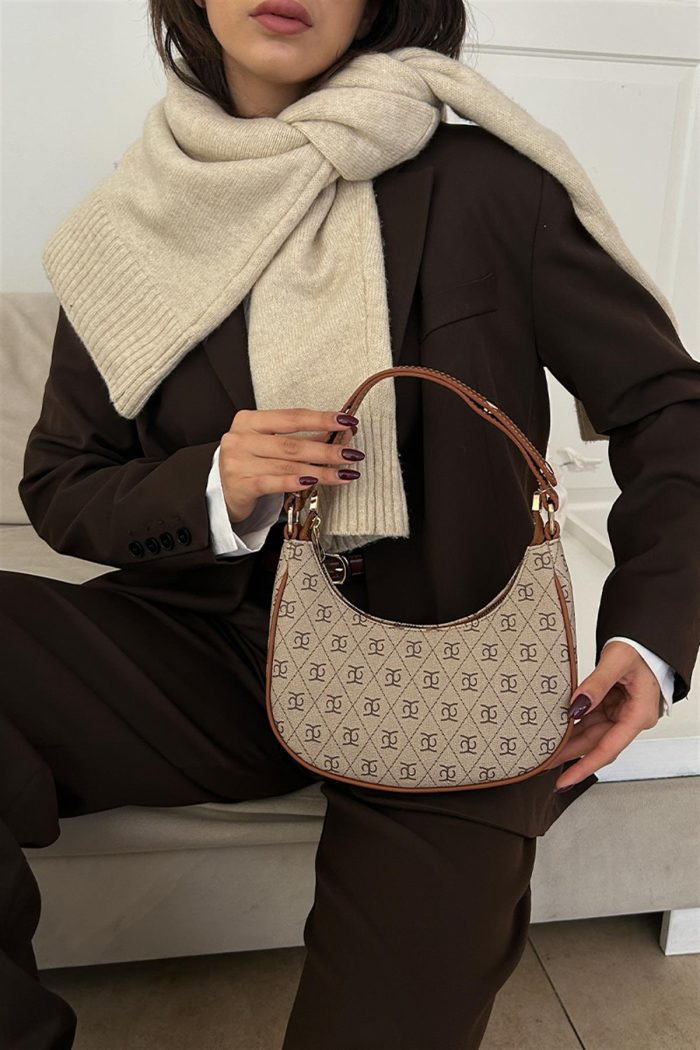 Chic Crescent Shoulder Bag - Image 2