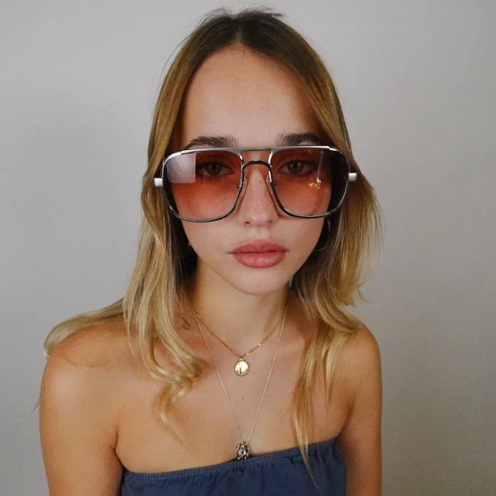 Stylish Gradient Aviator Sunglasses - Image 6