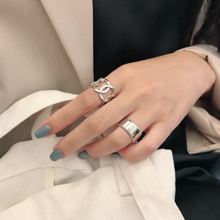 Elegant Beaded Edge Adjustable Ring - Image 3