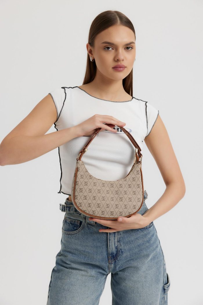 Chic Crescent Shoulder Bag - Image 6