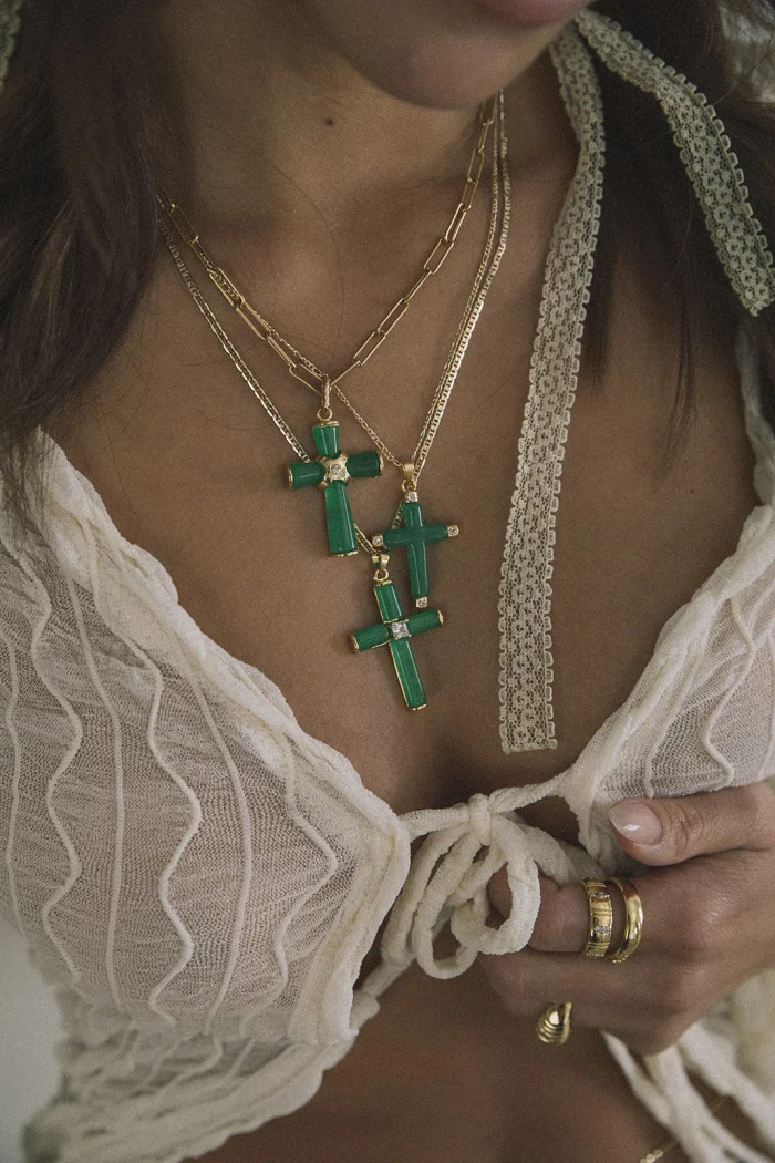 Elegant Green Cross Necklace - Image 7